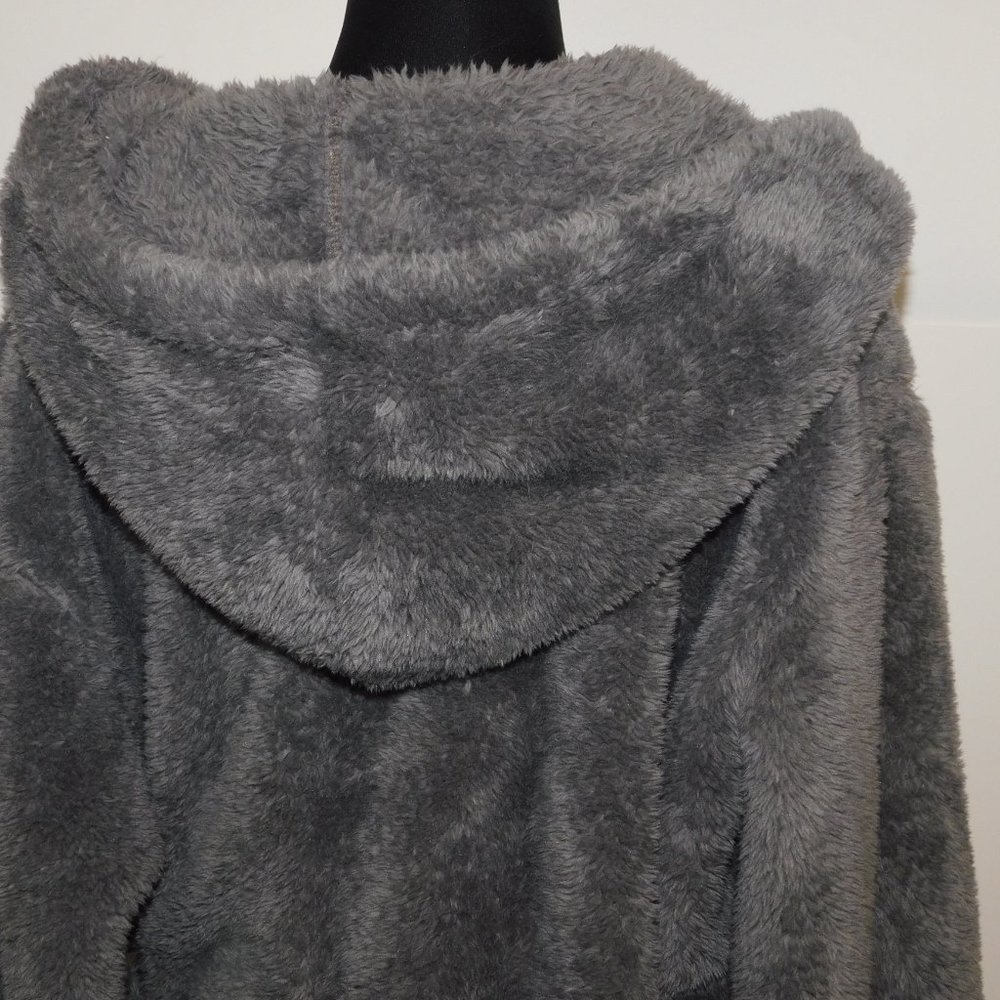 Jasmine & Ginger Plush Gray Robe With Faux Fur - image 6